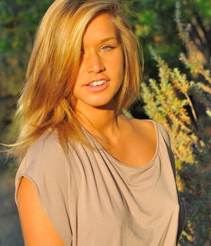 FTV Girls Kennedy Walking The Dog - FTVGirls.com
